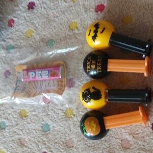 PEZ MINI Halloween Dispenser Set  Each will come in sealed package w/ candy